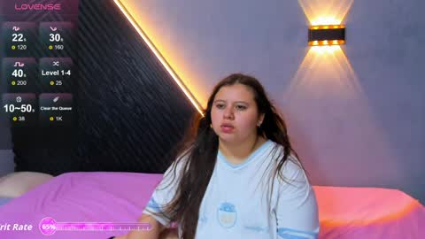 Snapshot of laia_and_aloby chatting on May 27, 11:24 pm online show from May 27, 11:24 pm