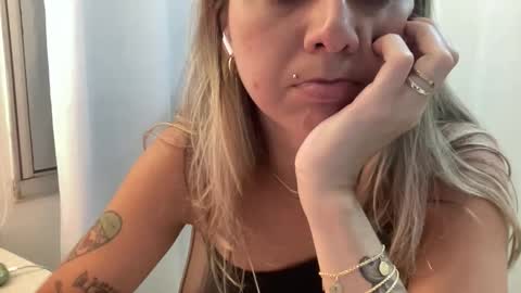 lailayourangel online show from December 22, 12:40 am