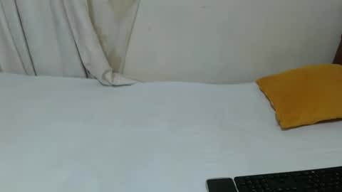 Snapshot of lakeeza chatting on January 12, 12:01 pm ANNIE online show from January 12, 12:01 pm