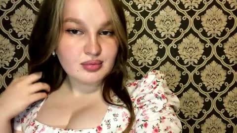 Mia online show from May 23, 5:17 pm