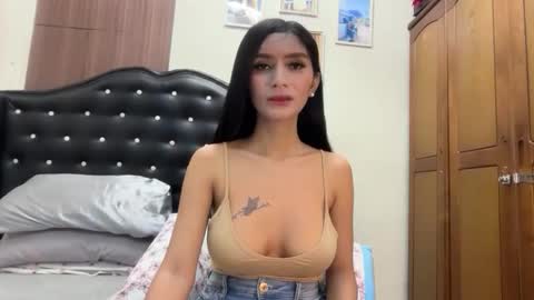 Snapshot of lakshmi_filipina chatting on May 10, 5:51 pm kristine online show from May 10, 5:51 pm