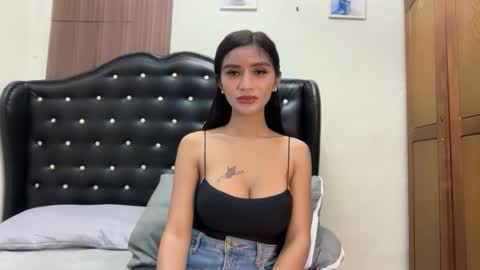 Snapshot of lakshmi_filipina chatting on June 4, 10:38 pm kristine online show from June 4, 10:38 pm