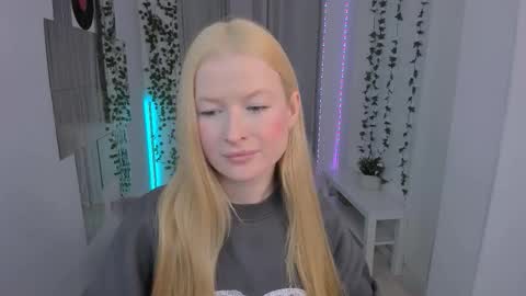 Laly online show from February 6, 7:23 am