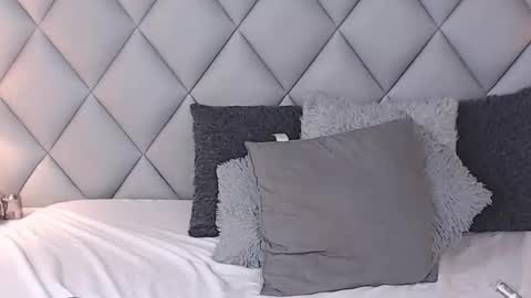 Snapshot of lalycastro chatting on February 6, 11:15 pm Laly Castro online show from February 6, 11:15 pm