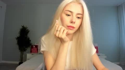 Erika online show from October 6, 9:40 am