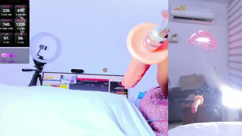 Lana online show from March 8, 9:35 am