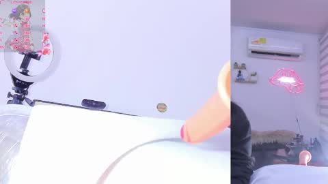 Snapshot of lana__kane_ chatting on April 19, 8:57 am Lana online show from April 19, 8:57 am