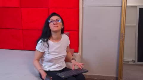 Snapshot of lana_banner chatting on April 26, 4:21 am LanaBanner online show from April 26, 4:21 am