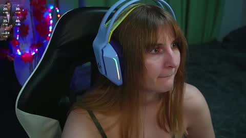 Snapshot of lana_del_kay chatting on December 2, 12:18 pm Kay online show from December 2, 12:18 pm