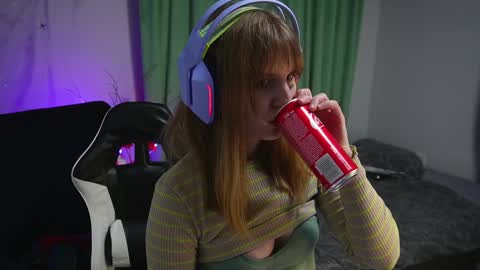 Snapshot of lana_del_kay chatting on December 2, 6:32 pm Kay online show from December 2, 6:32 pm