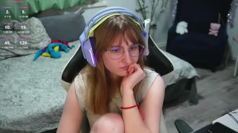 Snapshot of lana_del_kay chatting on February 21, 7:10 pm Kay online show from February 21, 7:10 pm