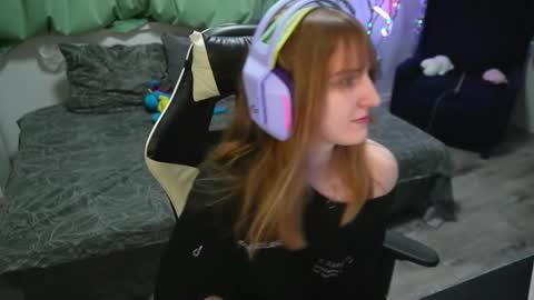 Snapshot of lana_del_kay chatting on February 28, 11:23 pm Kay online show from February 28, 11:23 pm