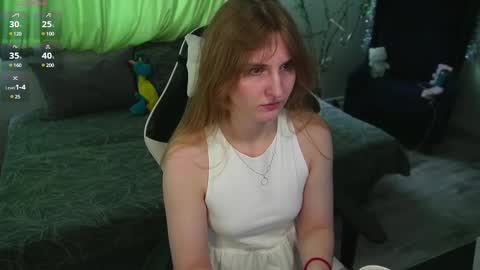 Snapshot of lana_del_kay chatting on March 10, 7:32 am Kay online show from March 10, 7:32 am