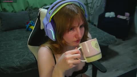 Snapshot of lana_del_kay chatting on March 12, 7:17 pm Kay online show from March 12, 7:17 pm