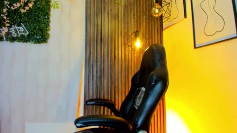 Snapshot of lana_gill chatting on March 2, 6:48 pm lana_gill online show from March 2, 6:48 pm