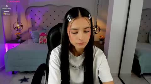 lana_rhoaades online show from July 17, 11:50 am