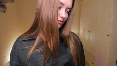 Snapshot of lana_set chatting on February 24, 3:32 pm lana_set online show from February 24, 3:32 pm