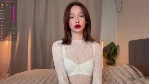 Snapshot of lana_vee chatting on May 1, 12:10 pm Cleo online show from May 1, 12:10 pm