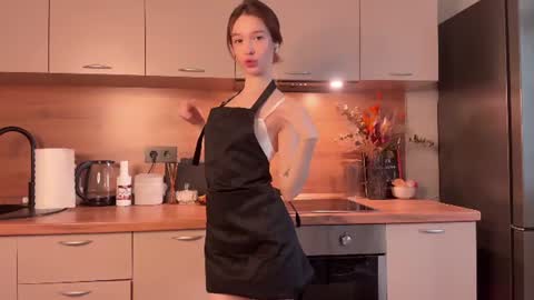 Snapshot of lana_vee chatting on June 20, 3:37 pm Cleo online show from June 20, 3:37 pm