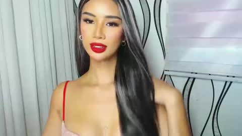 Snapshot of lanadel_hilton chatting on December 1, 11:36 pm Lana online show from December 1, 11:36 pm