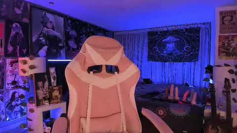 L A N A  online show from March 9, 1:14 am