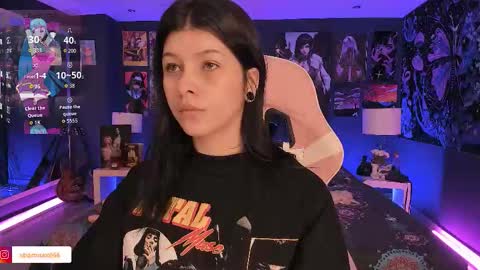 L A N A  online show from November 11, 1:44 pm