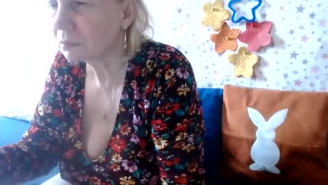 Snapshot of lanalovelyqueen chatting on June 26, 7:57 am LovelyQueen online show from June 26, 7:57 am