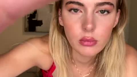 Lana online show from December 4, 8:06 pm