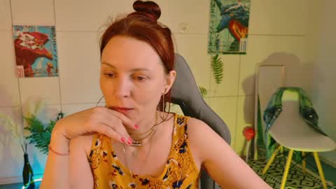 Snapshot of lanaradiance chatting on June 7, 9:24 am Lana Radiance online show from June 7, 9:24 am