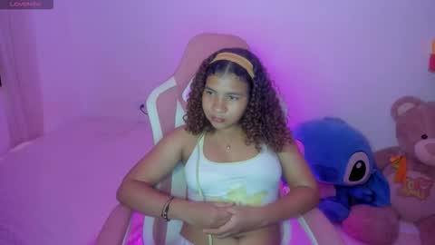 Snapshot of lanarouse1 chatting on February 12, 12:27 am Lana online show from February 12, 12:27 am