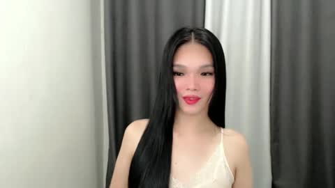 lanawyatt_ online show from October 19, 8:42 pm