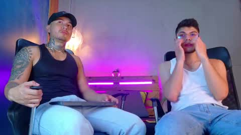 Lance  Max  online show from April 18, 7:18 pm