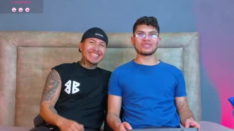Lance  Max  online show from April 23, 1:51 am