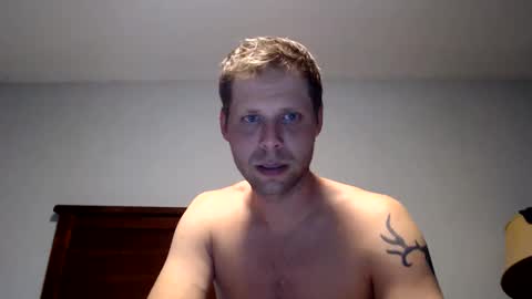 Snapshot of lancehardin chatting on June 11, 12:32 am Lance online show from June 11, 12:32 am