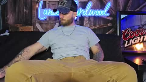 Snapshot of lancehardwood222 chatting on February 18, 2:16 am LANCE online show from February 18, 2:16 am