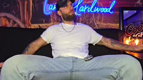 Snapshot of lancehardwood222 chatting on October 4, 12:19 am LANCE online show from October 4, 12:19 am