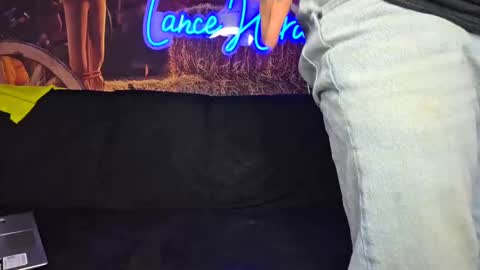 Snapshot of lancehardwood222 chatting on October 10, 12:31 am LANCE online show from October 10, 12:31 am