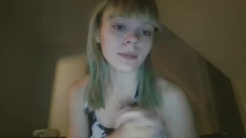 Snapshot of laneybel chatting on December 14, 7:14 am laneybel online show from December 14, 7:14 am