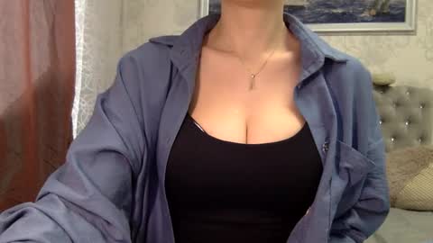 Snapshot of langoria chatting on February 15, 12:03 pm langoria online show from February 15, 12:03 pm