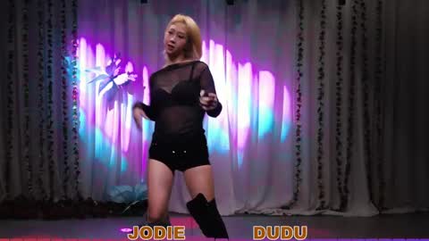 Snapshot of lankwaifong_cindy chatting on April 30, 2:51 am lankwaifong_cindy online show from April 30, 2:51 am