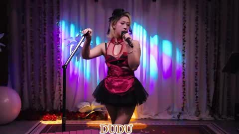 Snapshot of lankwaifong_cindy chatting on May 17, 10:00 am lankwaifong_cindy online show from May 17, 10:00 am