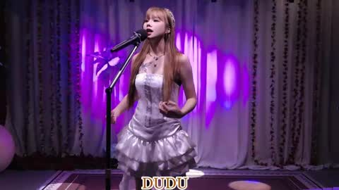 Snapshot of lankwaifong_cindy chatting on May 24, 3:00 am lankwaifong_cindy online show from May 24, 3:00 am