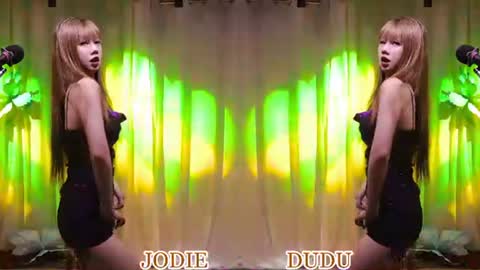 Snapshot of lankwaifong_cindy chatting on June 11, 3:37 am lankwaifong_cindy online show from June 11, 3:37 am