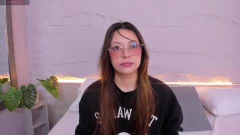 Lanna online show from February 21, 11:33 am