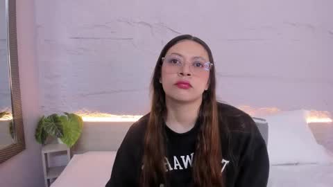 Lanna online show from March 11, 11:49 am