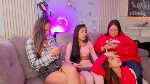 lanna_as online show from March 14, 2:22 pm