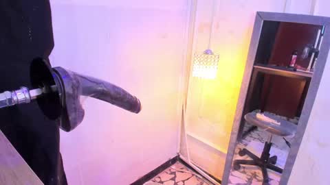 Snapshot of lanna_brunette chatting on June 5, 1:50 pm lanna_brunette online show from June 5, 1:50 pm