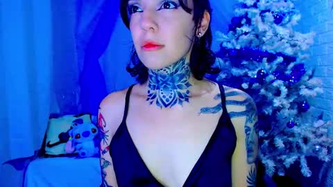 LANNIE   online show from December 19, 3:57 am