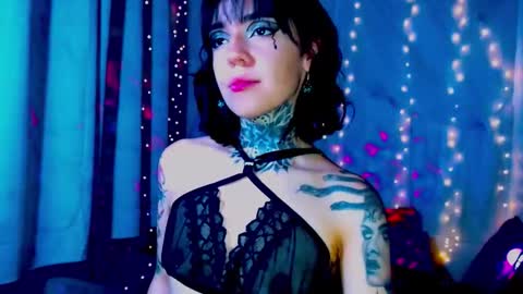 LANNIE   online show from March 3, 5:02 am