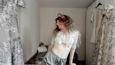 Snapshot of lanshan_classy chatting on June 9, 8:04 am lanshan_classy online show from June 9, 8:04 am